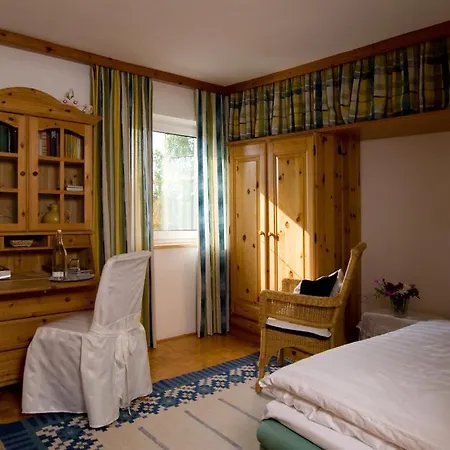 Landhaus Falkner Alojamento de Acomodação e Pequeno-almoço 4*