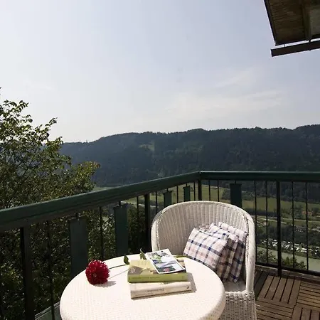 Landhaus Falkner Alojamento de Acomodação e Pequeno-almoço 4*